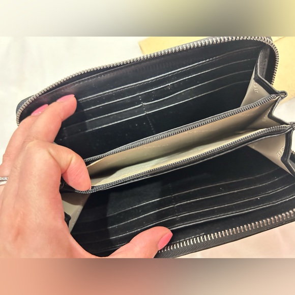 Burberry Long Wallet - Picture 3 of 4